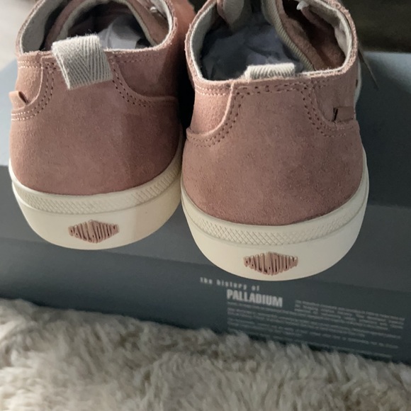 Palladium Woman’s Suede Wander Lace Sue Shoe Size7 &  8 - Picture 10 of 15